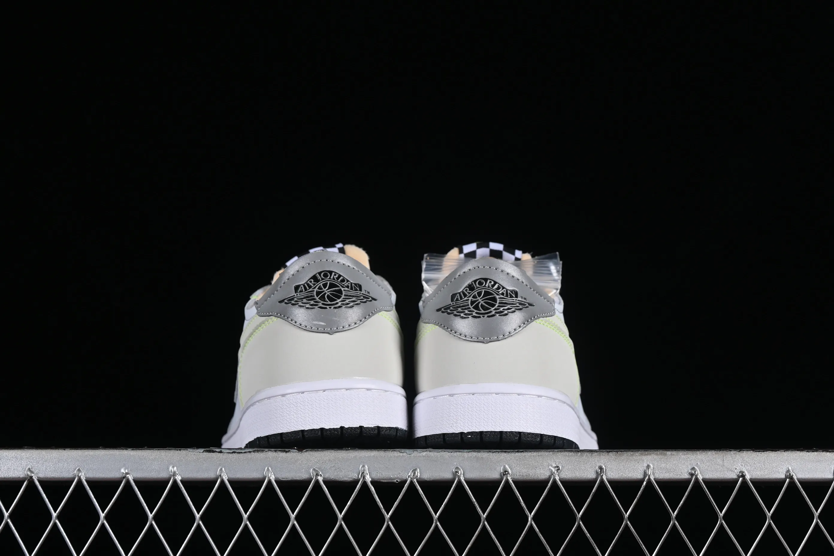 All categories Air Jordan Jordan series basketball shoes Air Jordan 1 Low Z version Air Jordan 1 Low OG AJ1 Joe 1 apple green color low-top basketball shoes DM7837-103